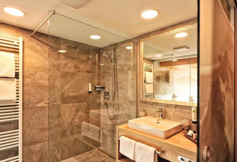 هتل Alpenhof Pitztal