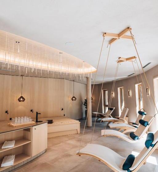 ホテル Alpina Deluxe