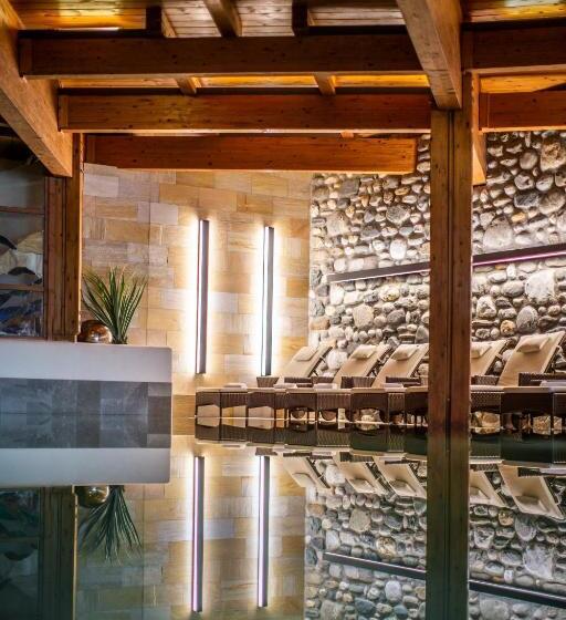 ホテル Alpina Deluxe