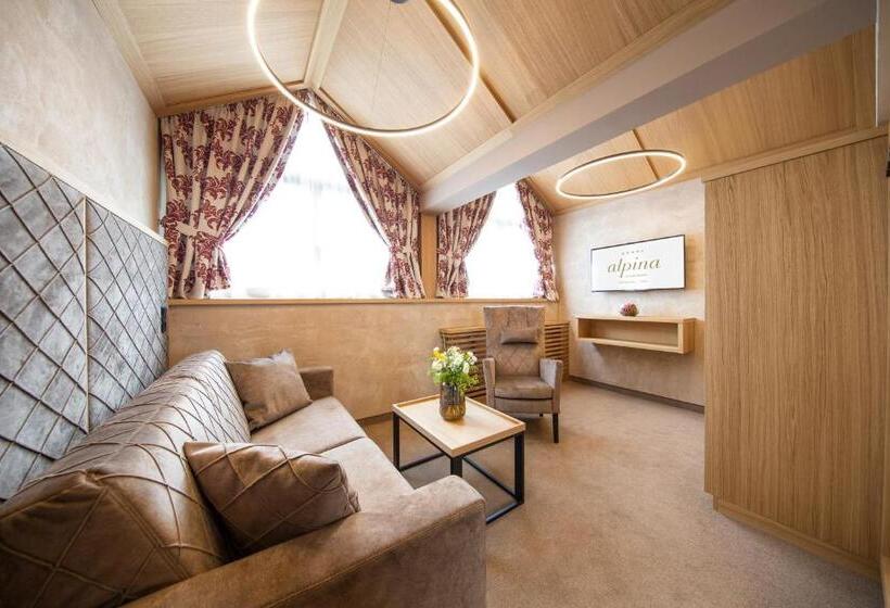 ホテル Alpina Deluxe