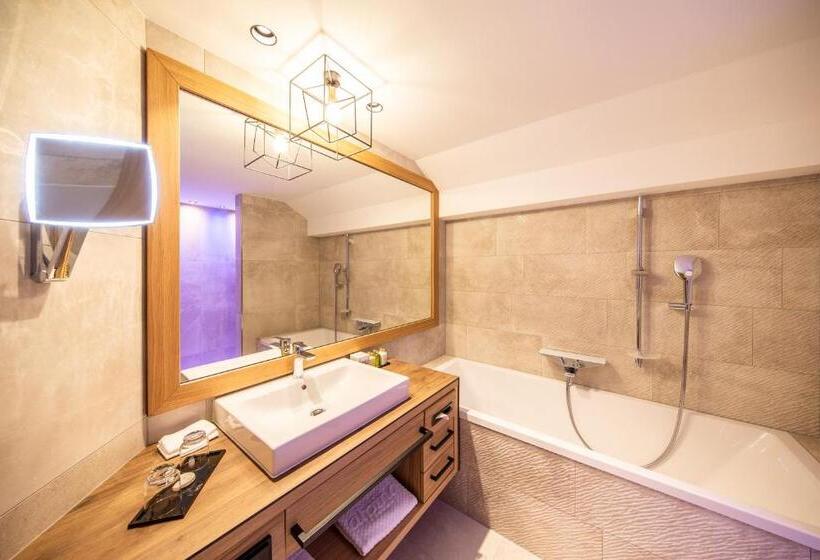 ホテル Alpina Deluxe