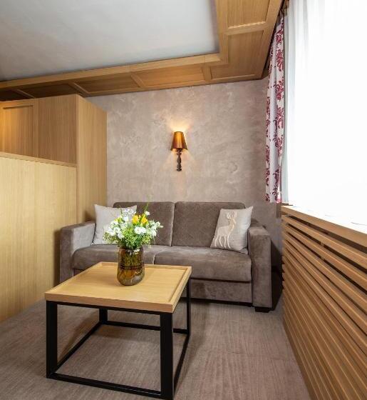 ホテル Alpina Deluxe