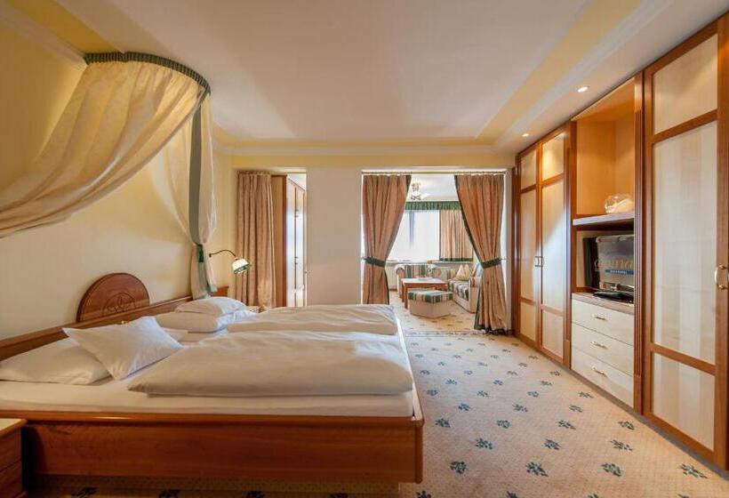 ホテル Alpina Deluxe