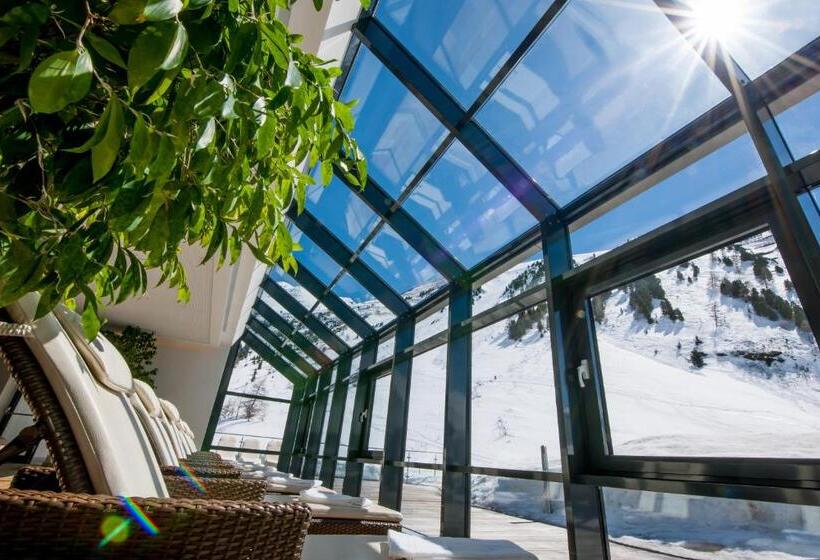 ホテル Alpina Deluxe