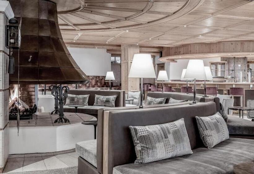 ホテル Alpina Deluxe