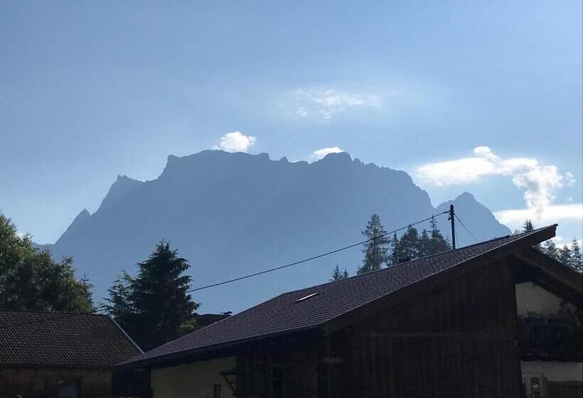 ホテル Alpina Regina