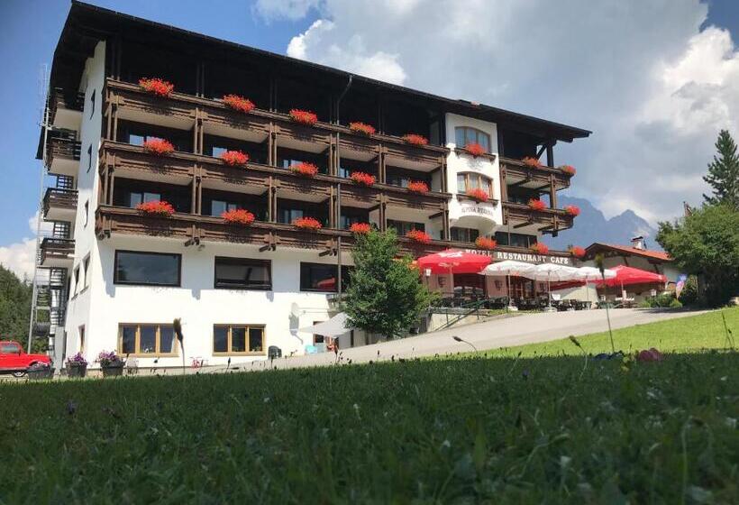 ホテル Alpina Regina