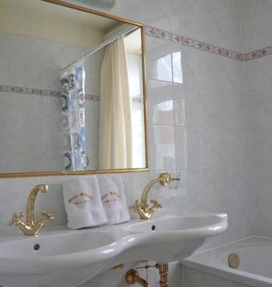 Отель Apartment Grattschlössl