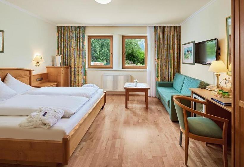 Christina   Ihr Kleinstes 4 Hotel Am Achensee