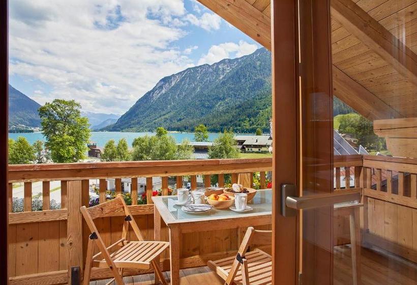 Christina   Ihr Kleinstes 4 Hotel Am Achensee