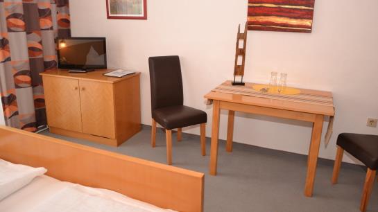 مبيت وإفطار Dorfpension Monika