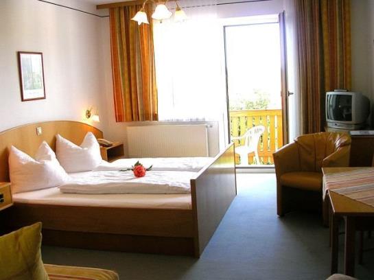 مبيت وإفطار Dorfpension Monika