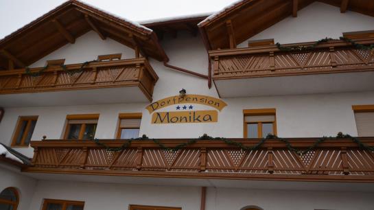 مبيت وإفطار Dorfpension Monika