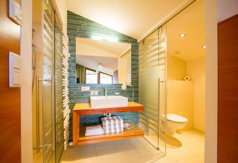 هتل Garni Romantika