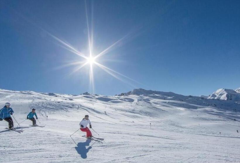 هتل Garni Romantika