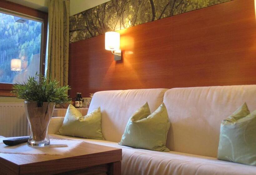 هتل Garni Romantika