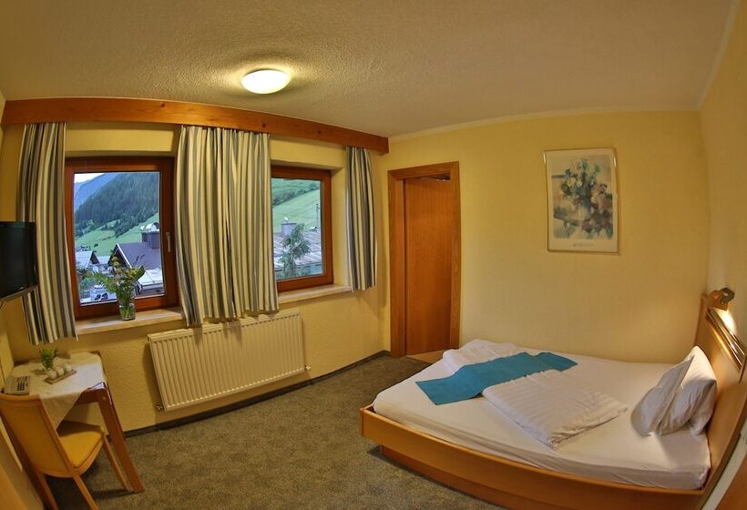 هتل Garni Romantika