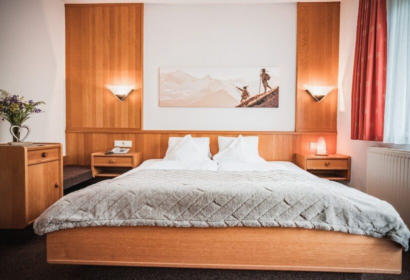 هتل Garni Romantika