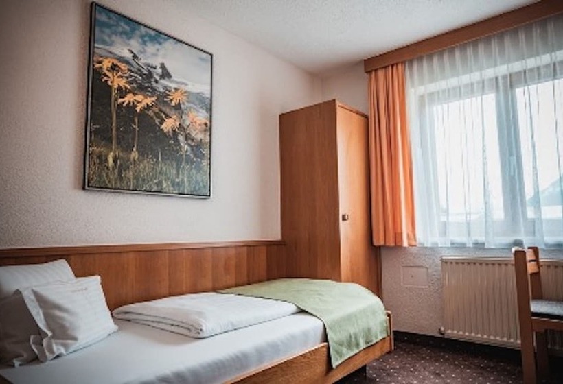 هتل Garni Romantika