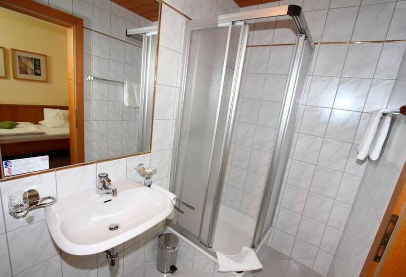 هتل Garni Romantika