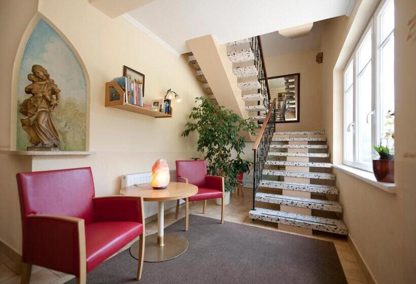 ホテル Gasthof Pension Grüner Anger