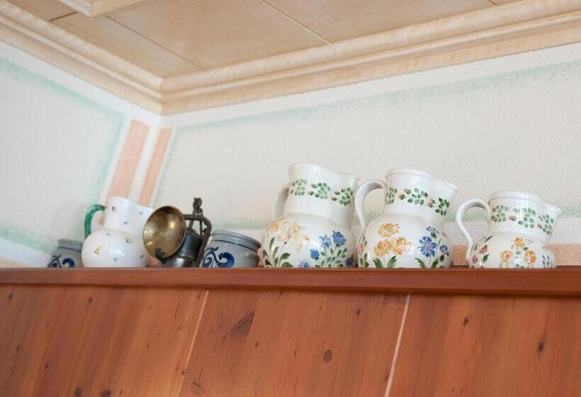 ホテル Gasthof Pension Grüner Anger