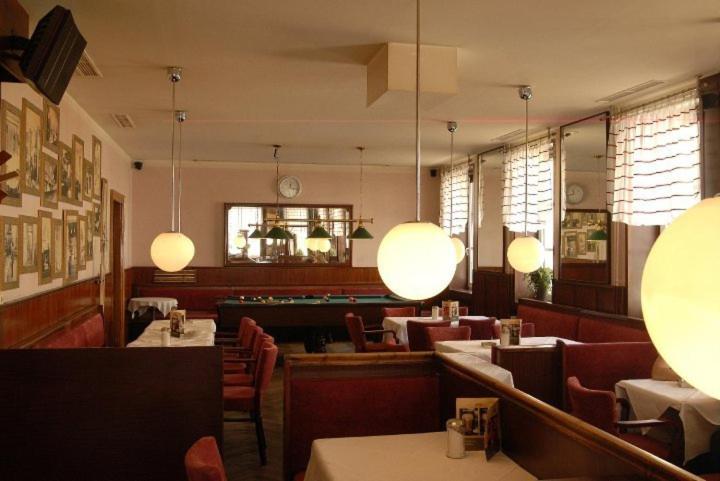 ホテル Madar Café Central Melk