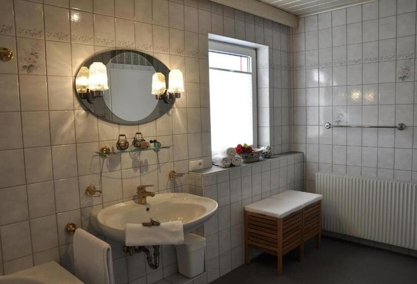 Отель & Restaurant Edelweiss Alpine Lodge