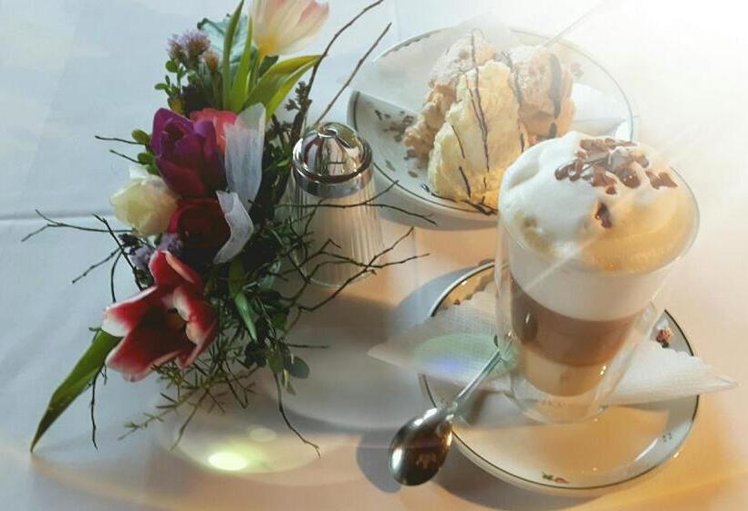 Отель Restaurant Gosauerhof