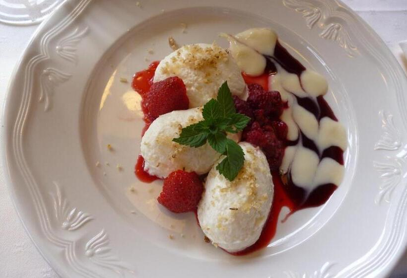 Отель Restaurant Gosauerhof