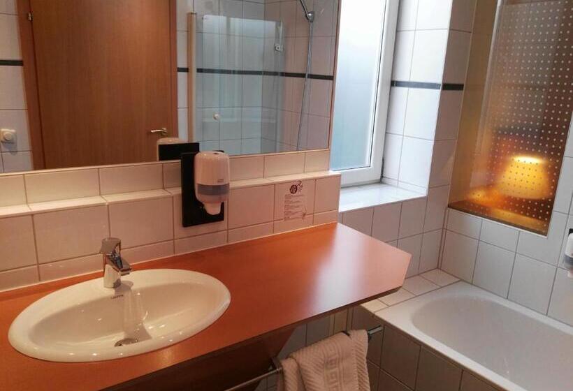 ホテル Wirt Im Feld