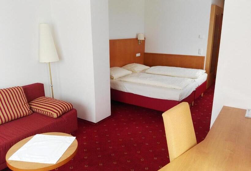 ホテル Wirt Im Feld