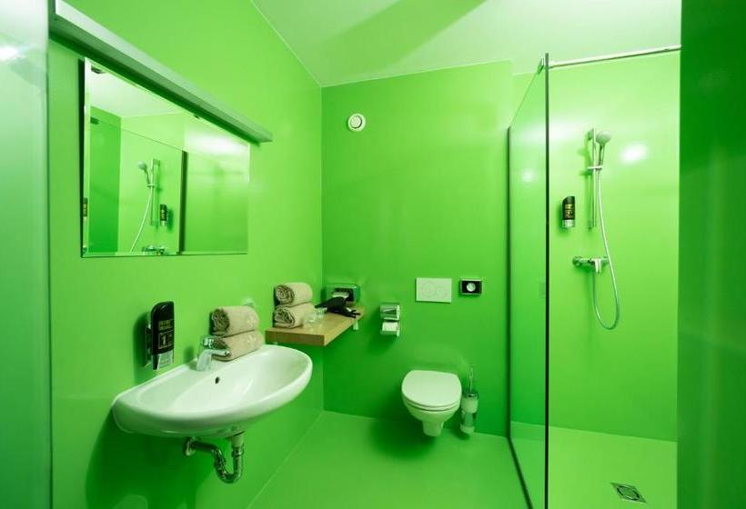 پانسیون Greenrooms