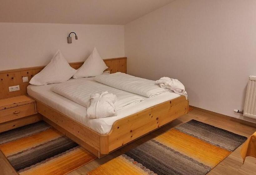 ホテル Garni Schieferle