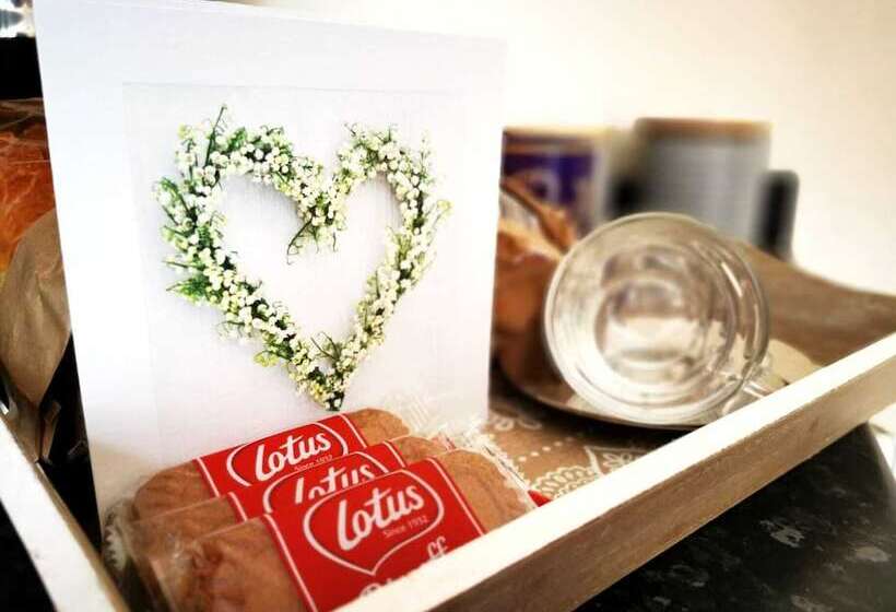 Beachcomber Seafront Pet Friendly Cottage