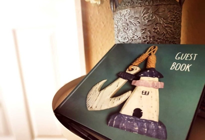 Beachcomber Seafront Pet Friendly Cottage