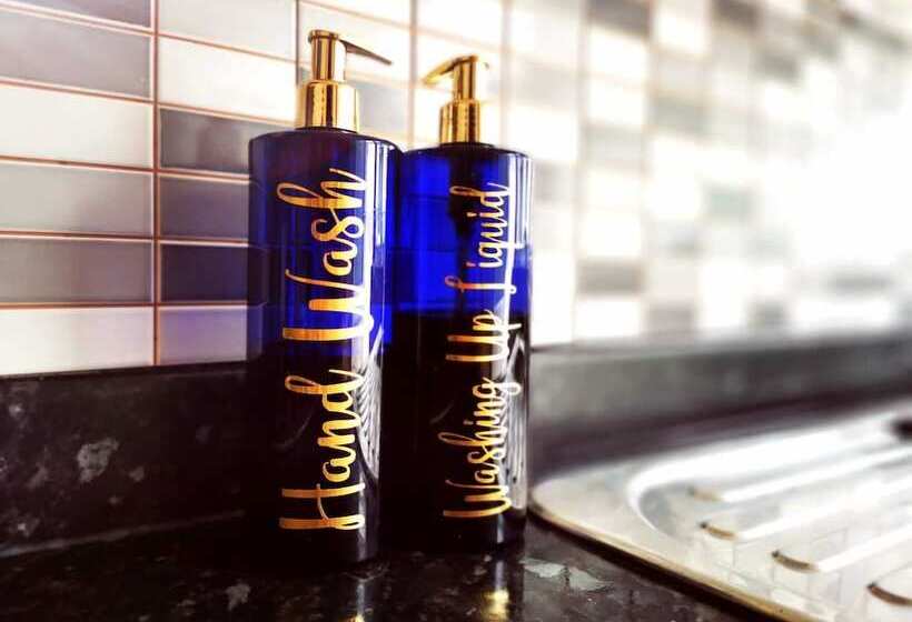 Beachcomber Seafront Pet Friendly Cottage