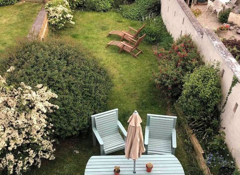 Beautiful Sea Front Cottage In The Ocean City