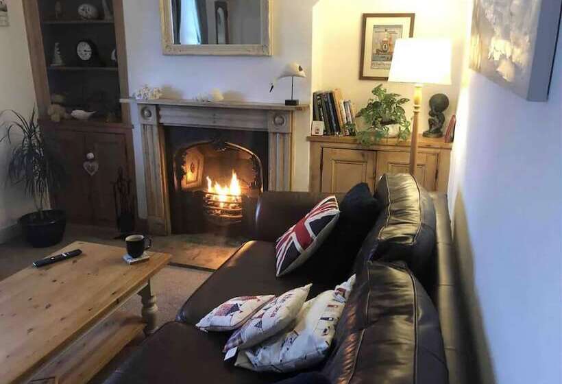 Beautiful Sea Front Cottage In The Ocean City