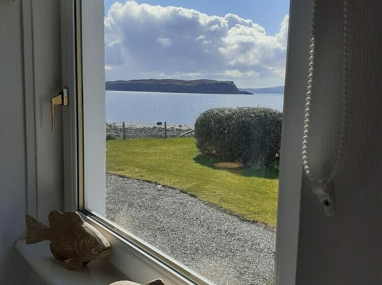 민박 The Beach House