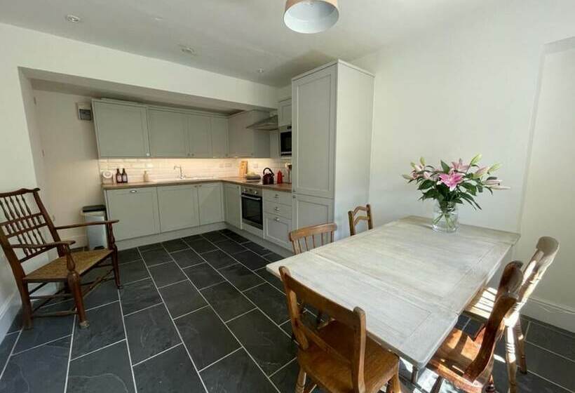 Cosy Cottage In Lynbridge, Near Lynton, Uk