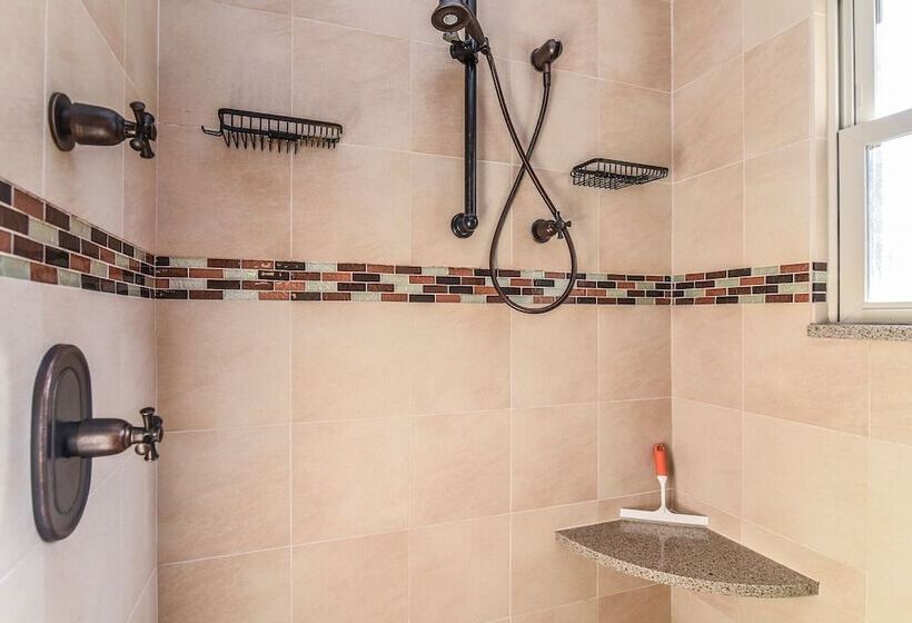 Creekside Cottage Star 5 Vacations