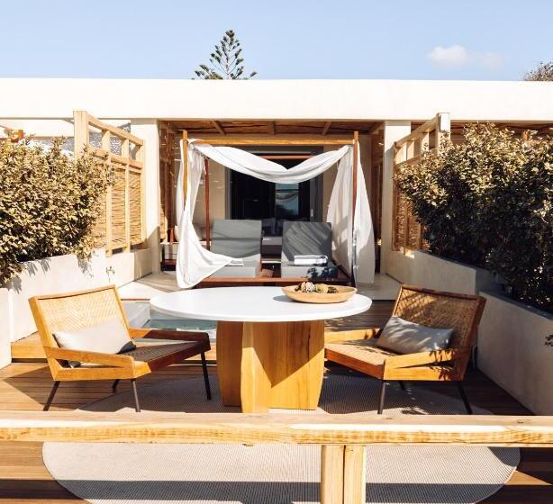 Отель Avgoustos Suites Naxos