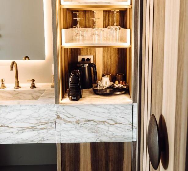 Отель Avgoustos Suites Naxos