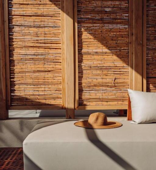 Отель Avgoustos Suites Naxos