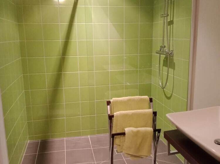 فندق Château Du Breuil