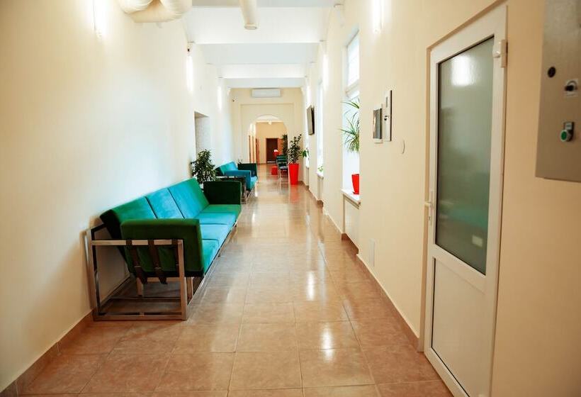 هتل Coin Apartments & Poshtel