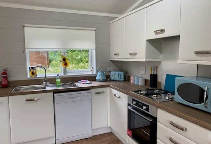 فندق Hollicarrs Sunflower Lodge