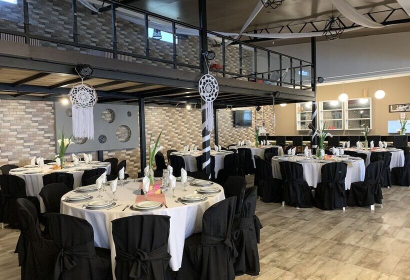 هتل Los Carolinos By Dot Cabana