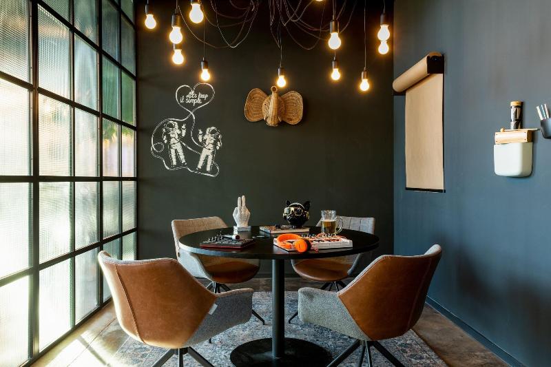 בית מלון כפרי Moxy Glasgow Sec